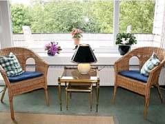 Sitzecke am Balkonfenster